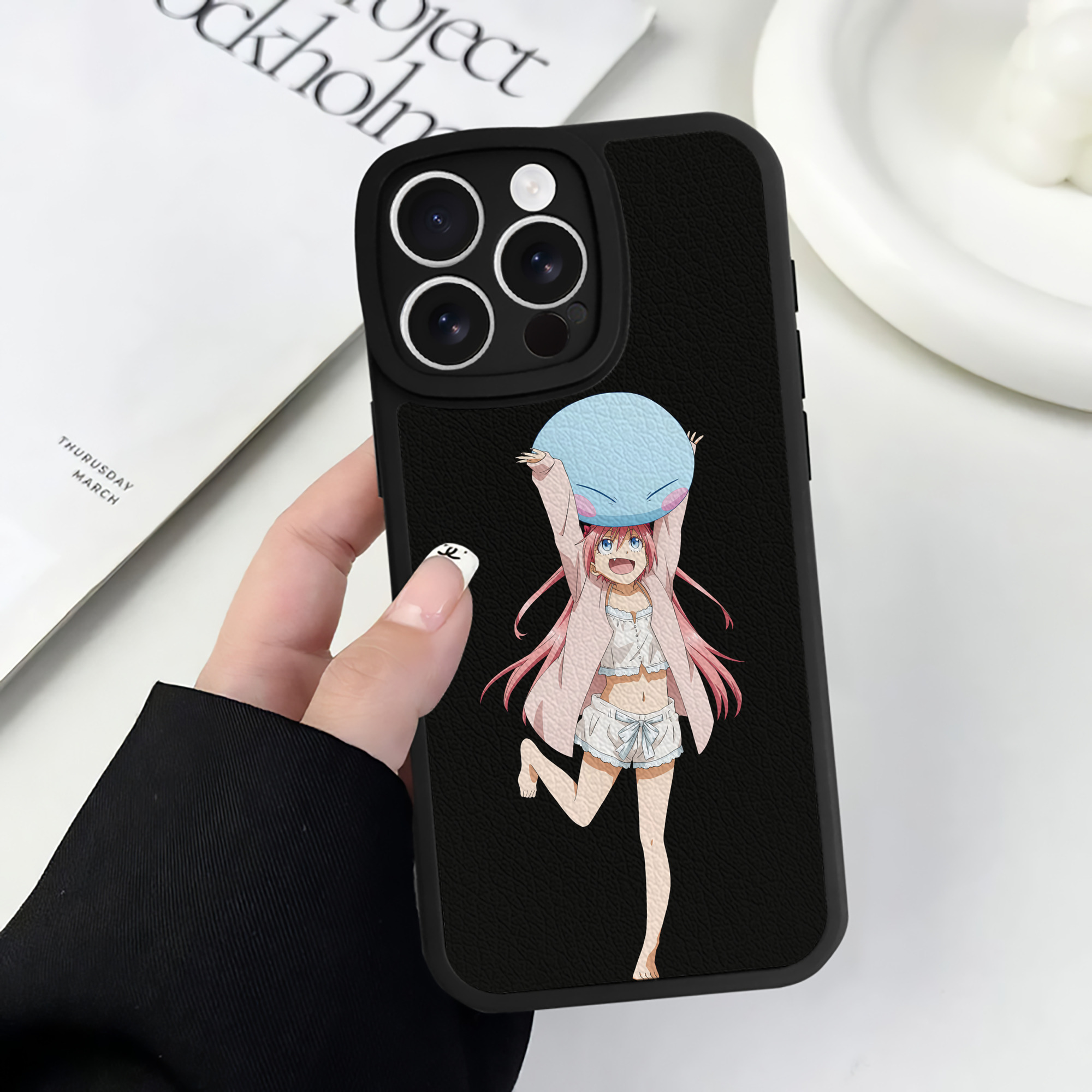 （画像用） 転スラ Regarding Reincarnated to Slime 【iPhone 16シリーズ対応】シリコンスマホケース（レザー調） 材質：シリコン